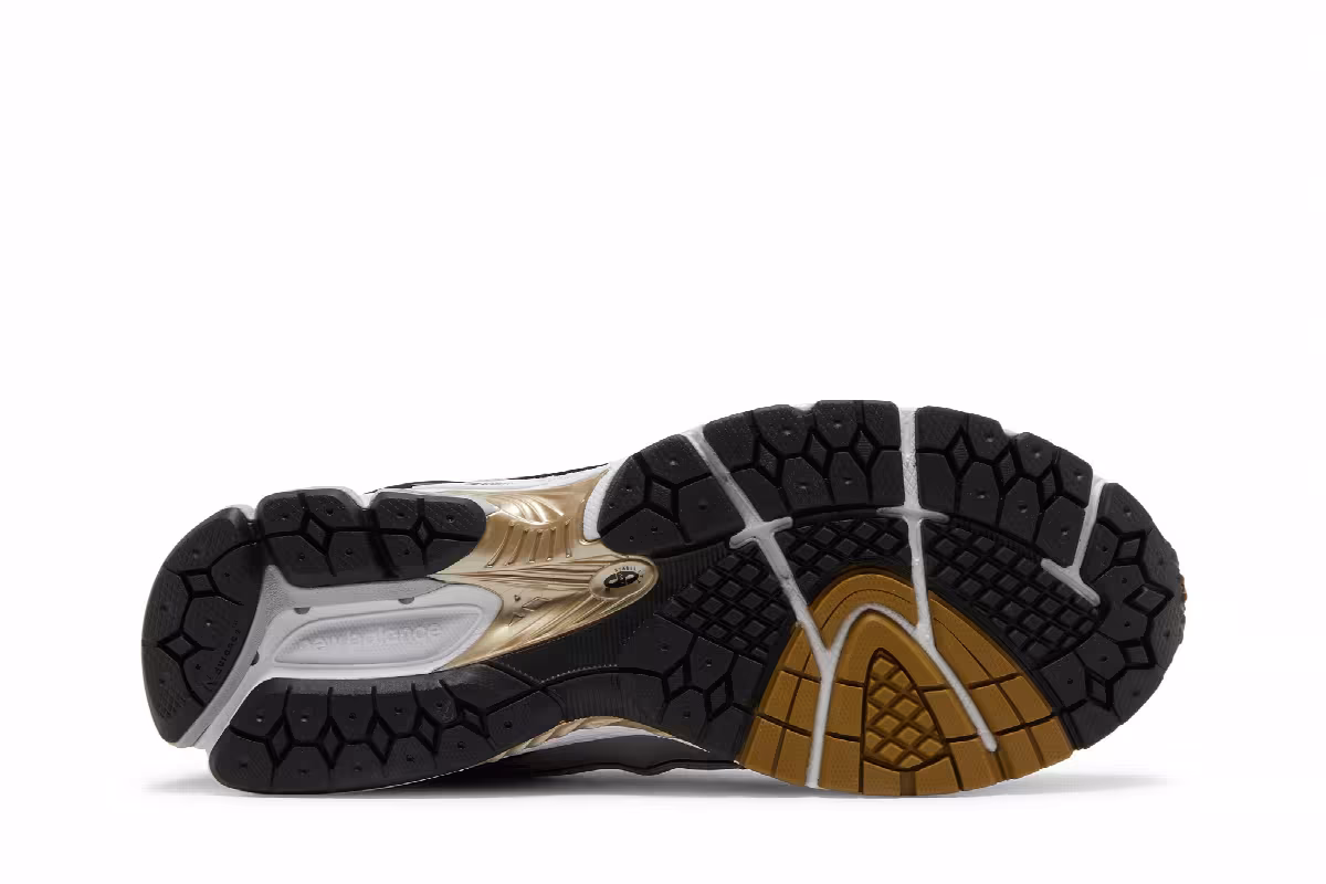 New Balance 1906R Metallic Silver Metallic Gold, view 5