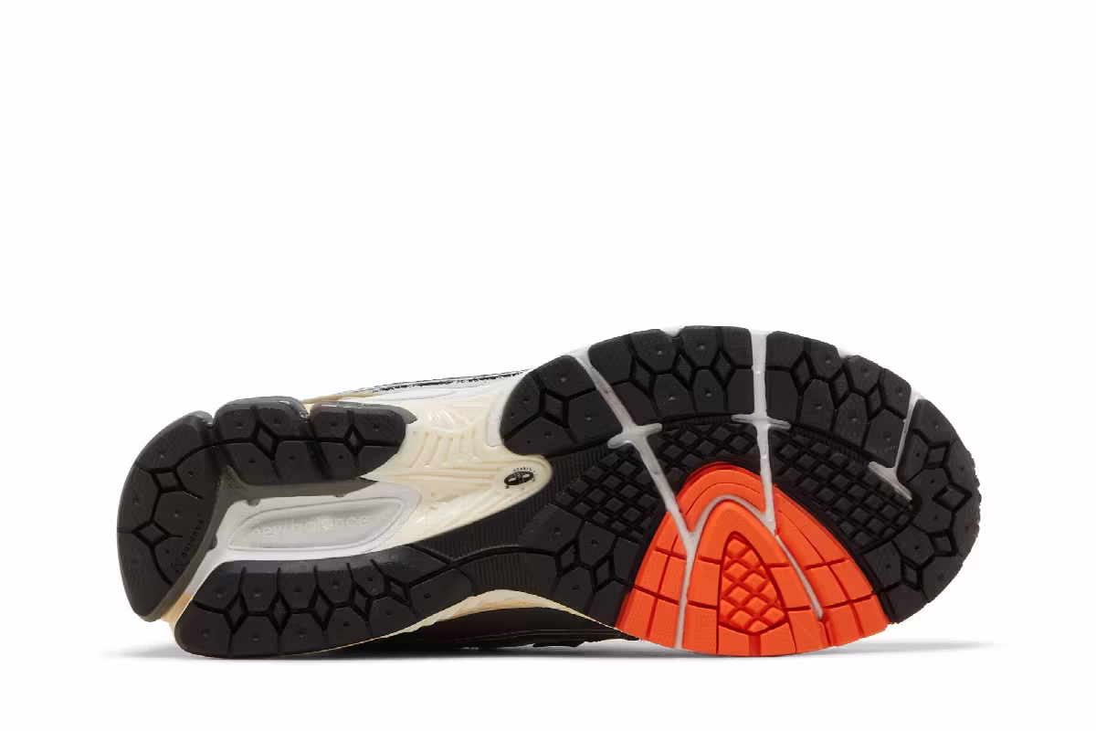 INVINCIBLE x N.HOOLYWOOD x New Balance 1906R Grey Swan, view 5