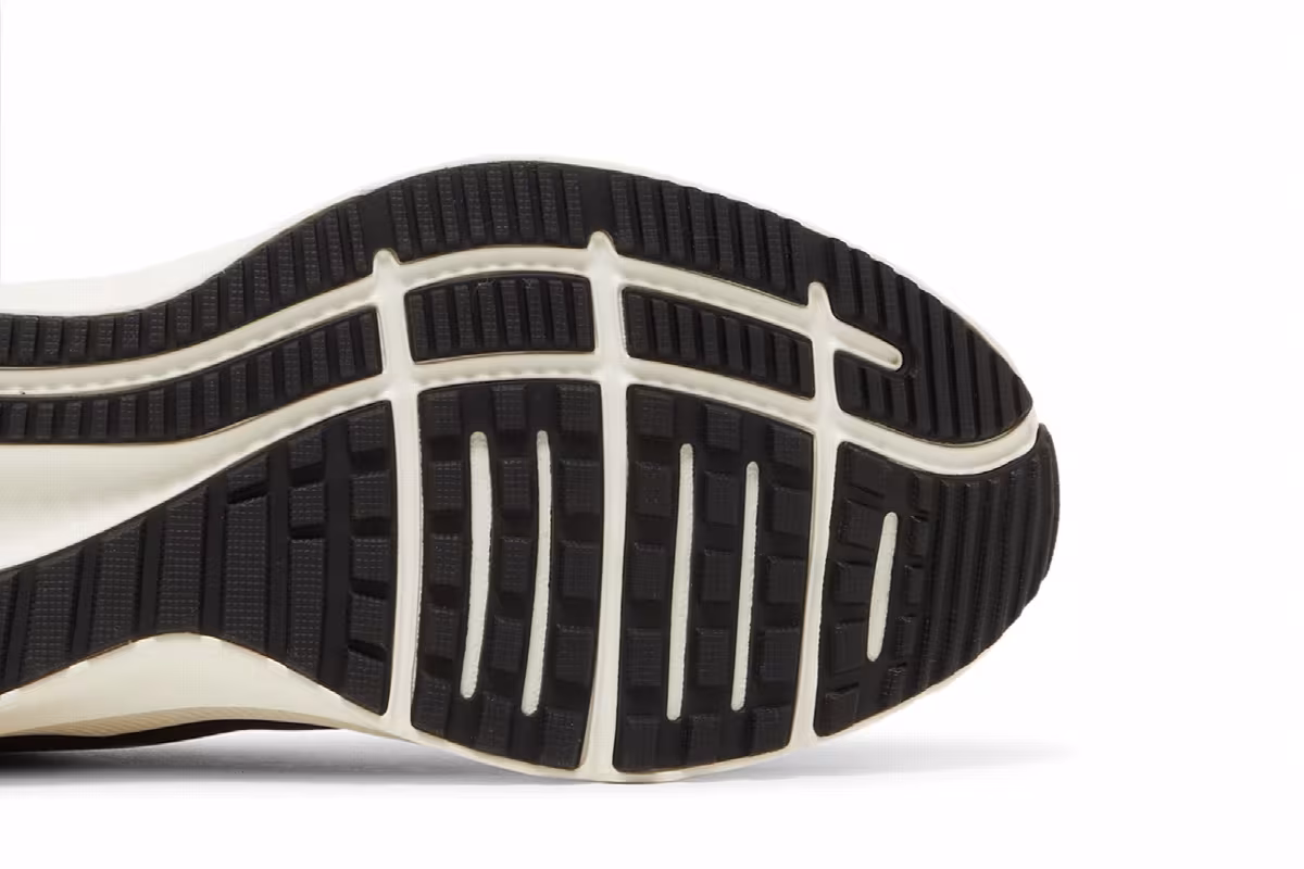 Nike Women's Quest 4 Premium Black Metallic Copper Coin, view 6