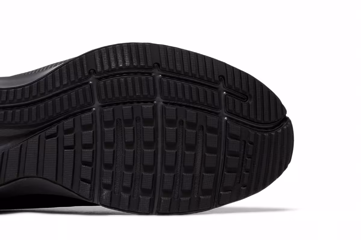 Nike Quest 4 Black Metallic Gold, view 6