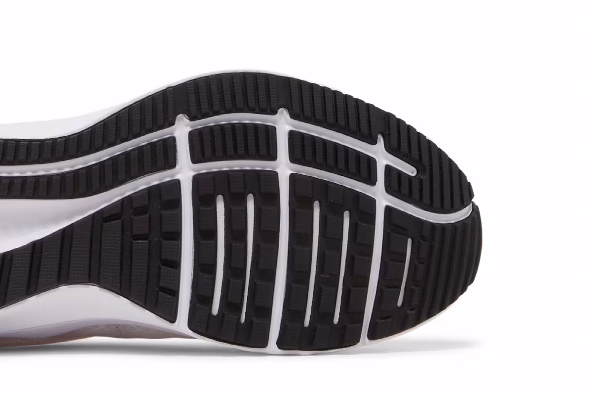 Nike Women's Quest 4 White Magic Ember, view 6