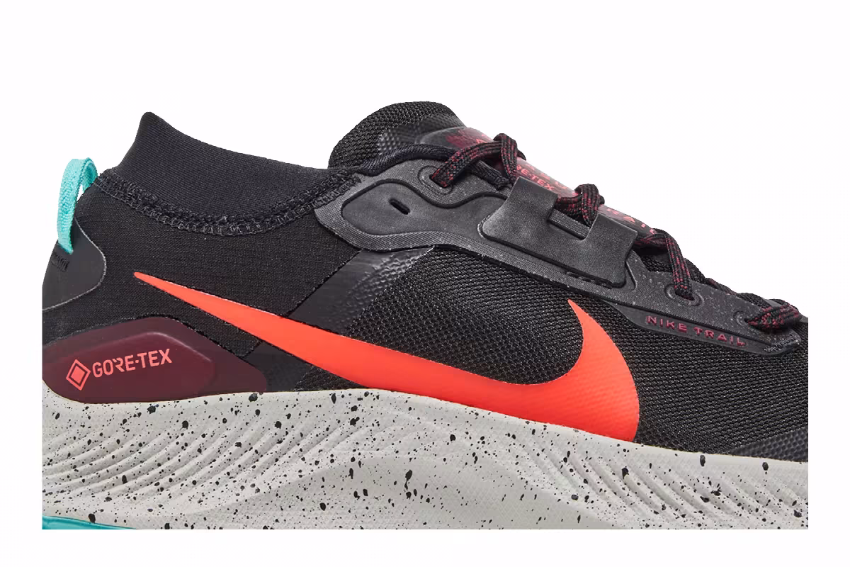 Nike Pegasus Trail 3 GTX Black Bright Crimson, view 3
