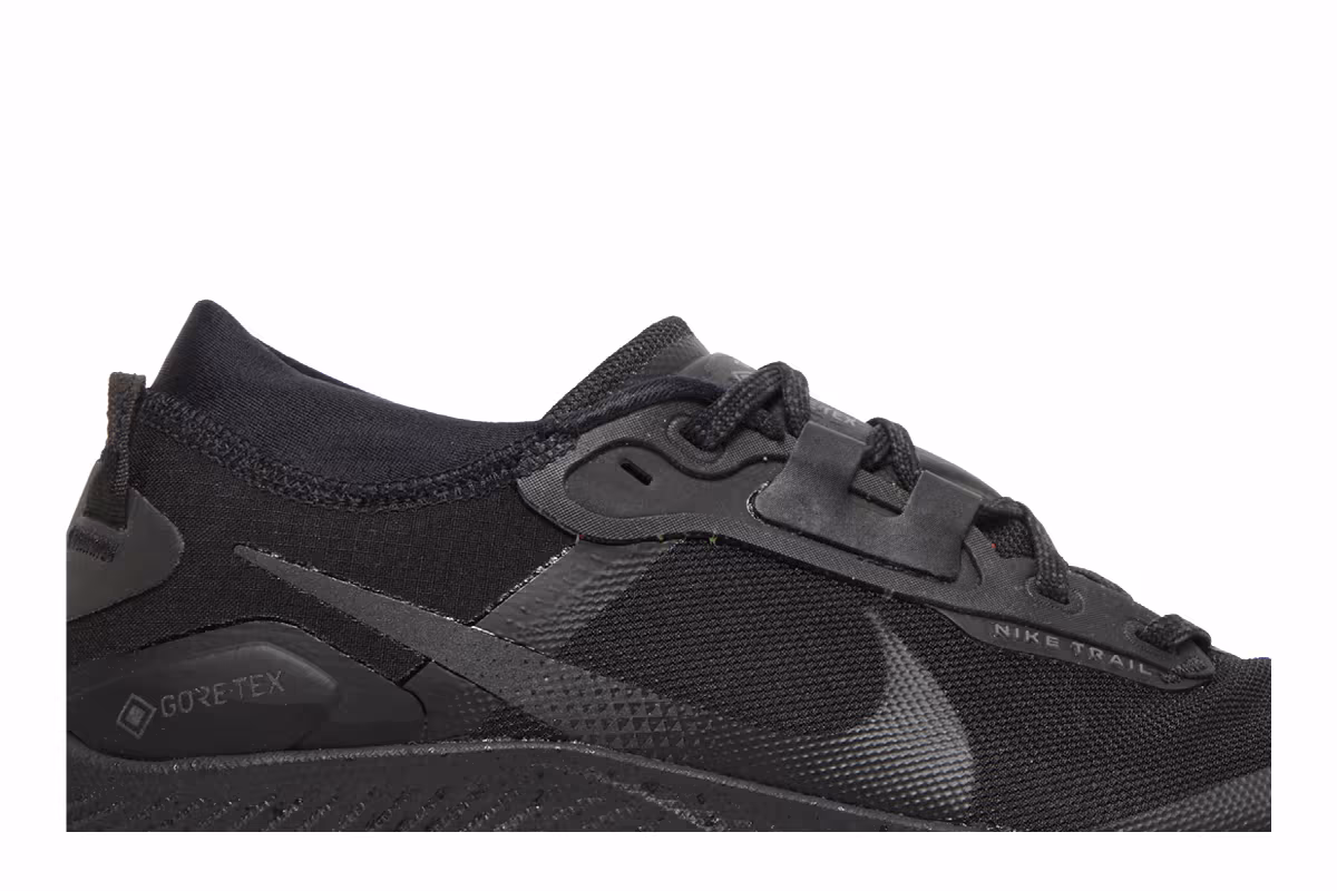 Nike Women's Pegasus Trail 3 GTX Triple Black, view 3