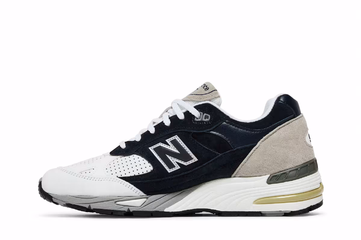 Sneakersnstuff x New Balance 991 Made in England Perforated Pack - Navy White, view 4