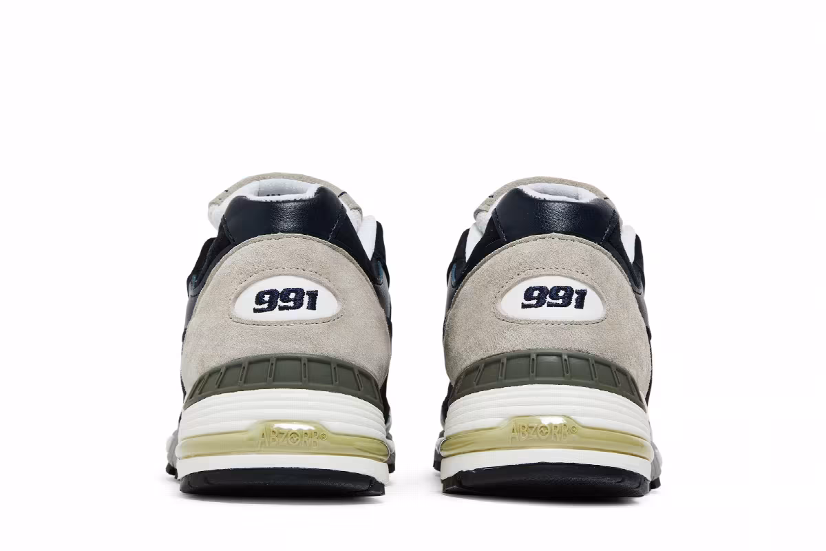 Sneakersnstuff x New Balance 991 Made in England Perforated Pack - Navy White, view 7