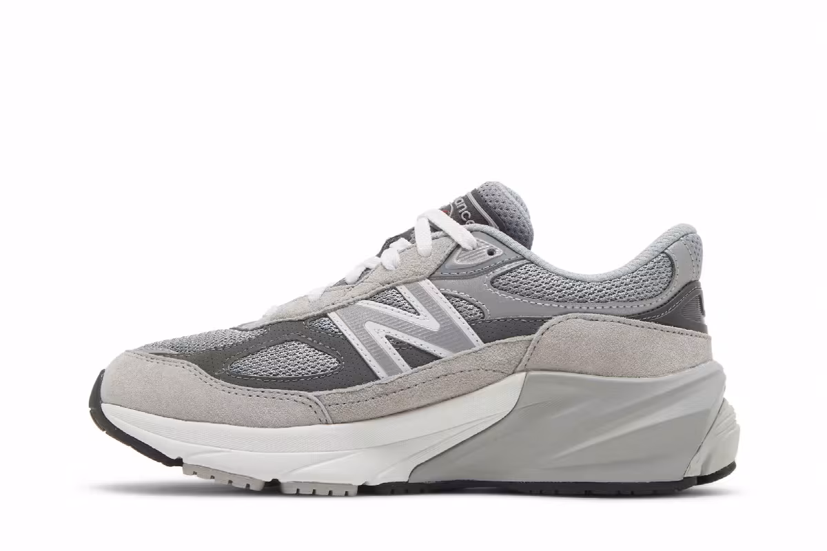 New Balance 990v6 Big Kid Castlerock, view 4