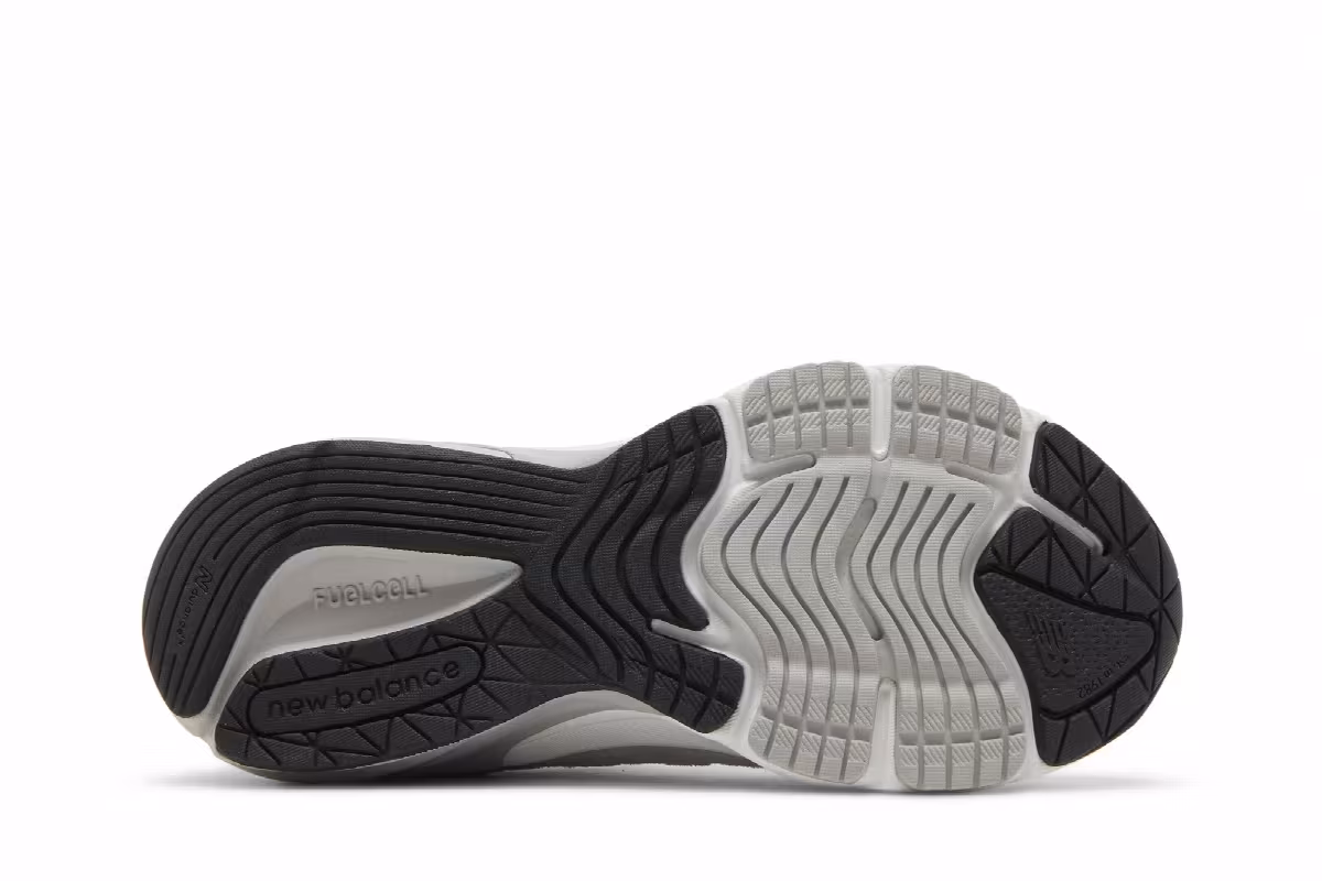 New Balance 990v6 Big Kid Castlerock, view 5