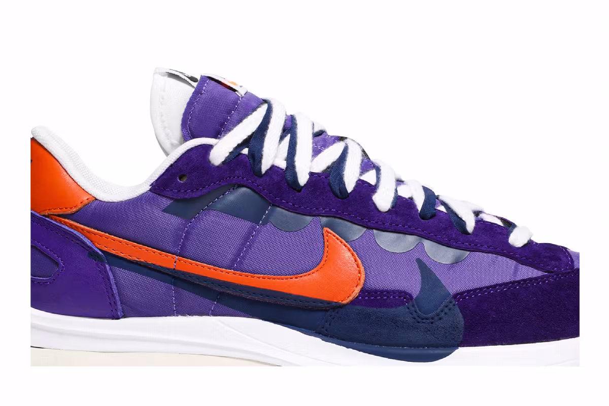 sacai x Nike VaporWaffle Dark Iris, view 3