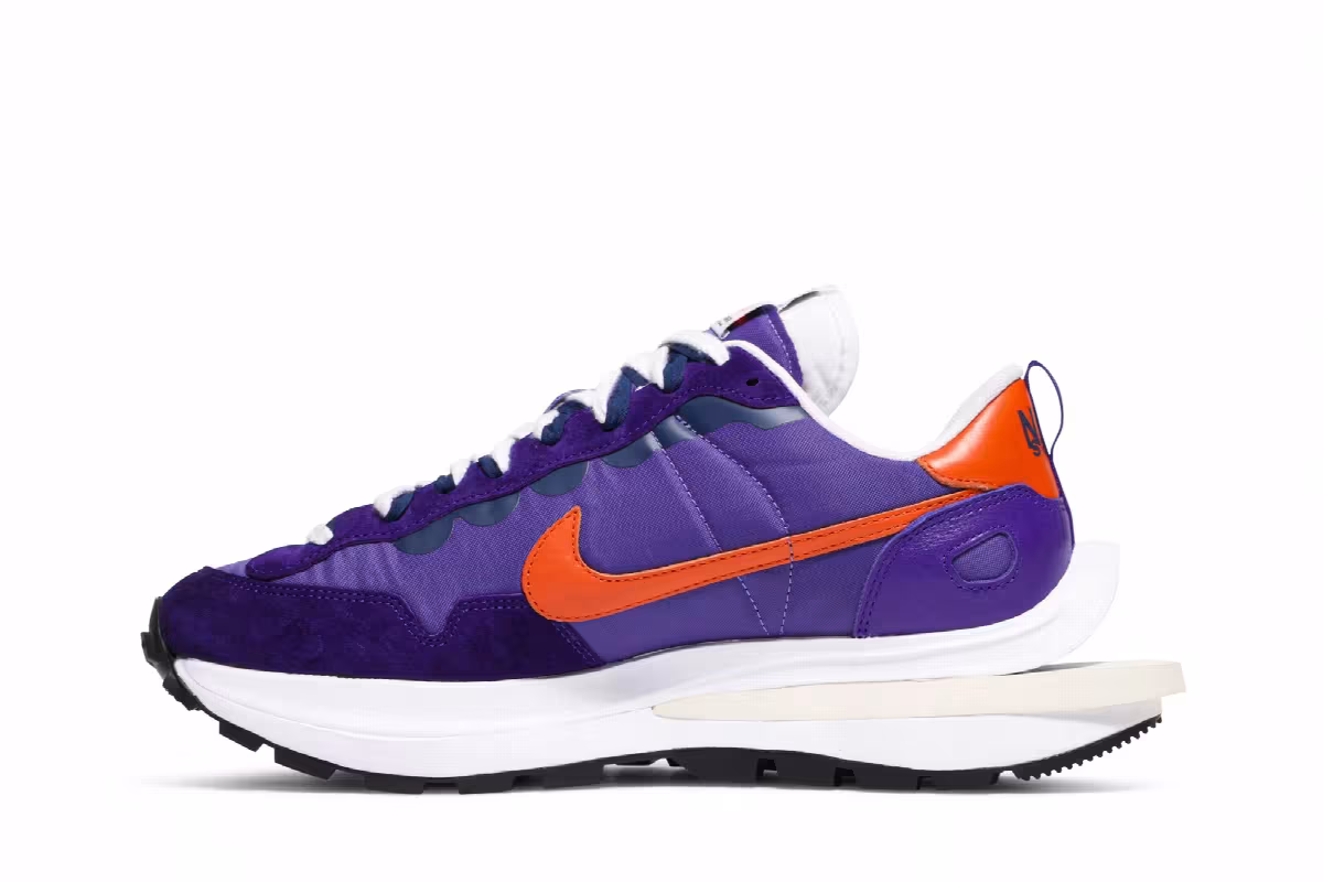 sacai x Nike VaporWaffle Dark Iris, view 4