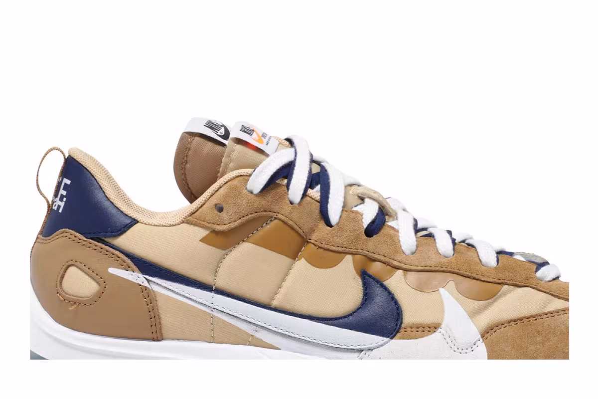 sacai x Nike VaporWaffle Sesame Blue Void, view 3
