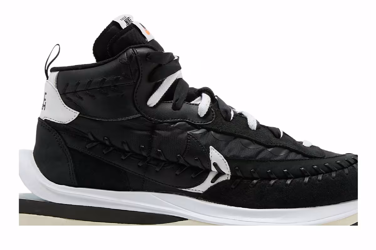 sacai x Jean Paul Gaultier x Nike VaporWaffle Black, view 3