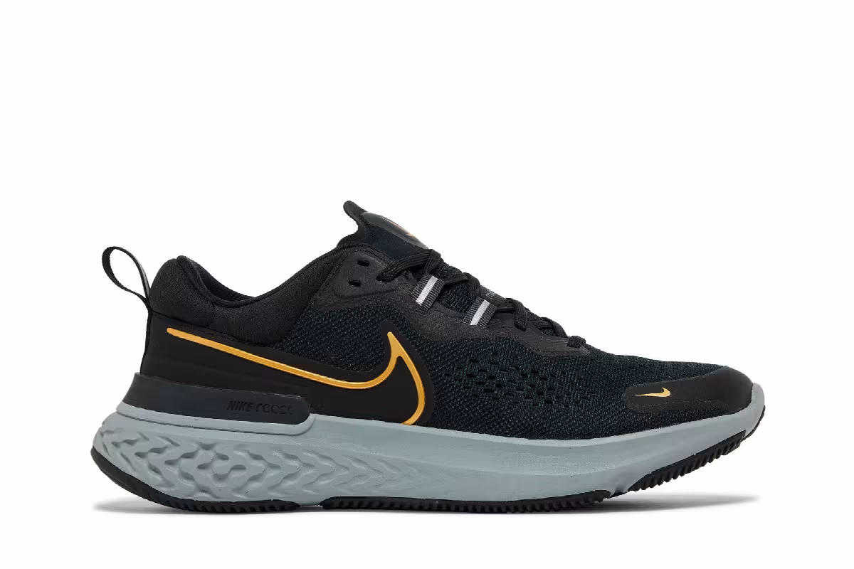 Nike React Miler 2 Black Metallic Gold, view 2