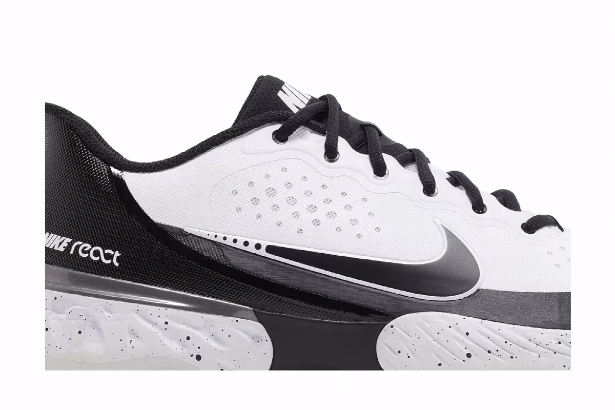Nike Alpha Huarache Elite 3 Low White Black, view 3