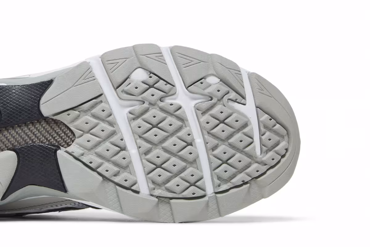 BEAMS x Paperboy Paris x New Balance 920 Made in England Ice Boy, view 6