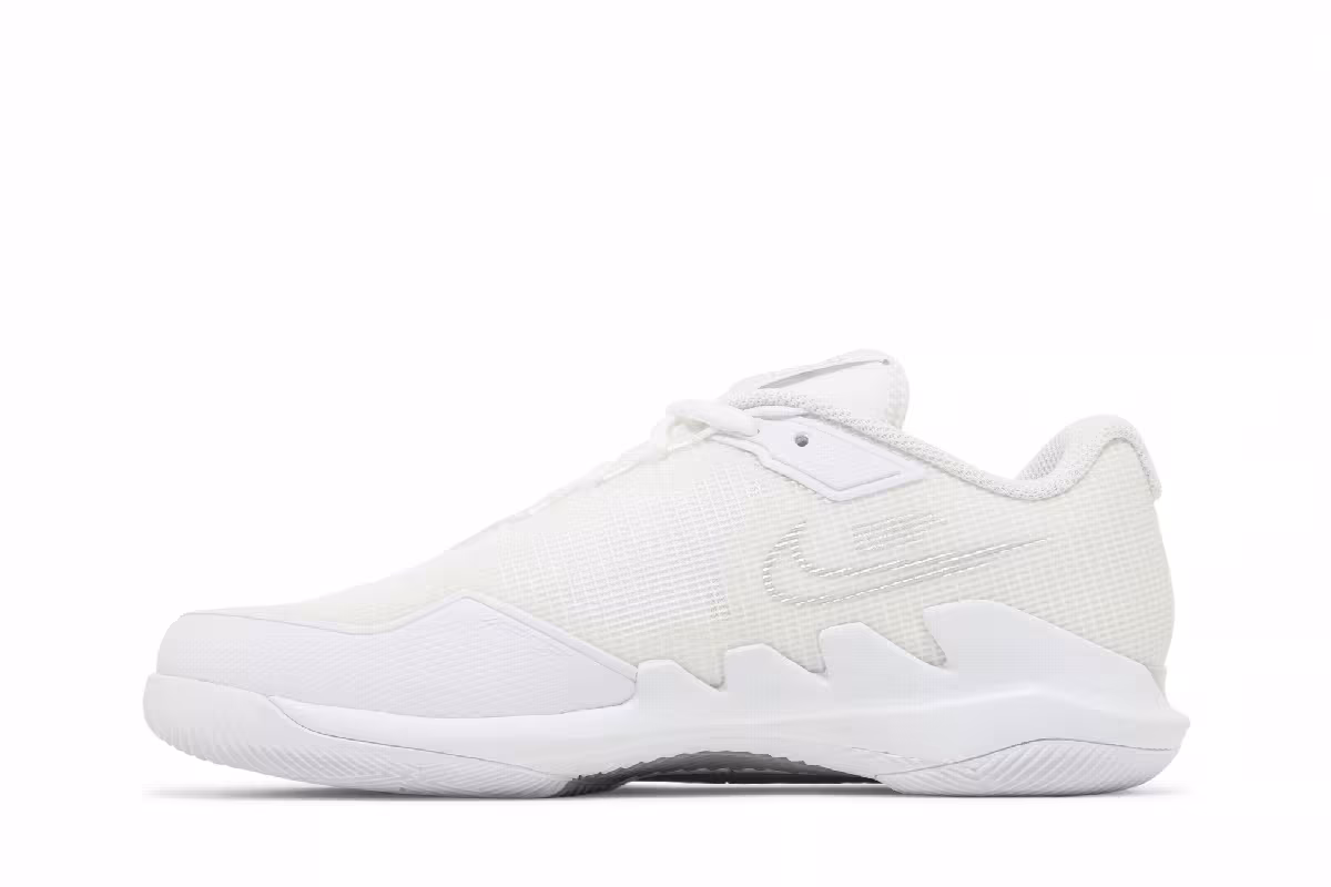 Women's NikeCourt Air Zoom Vapor Pro White Metallic Silver, view 4