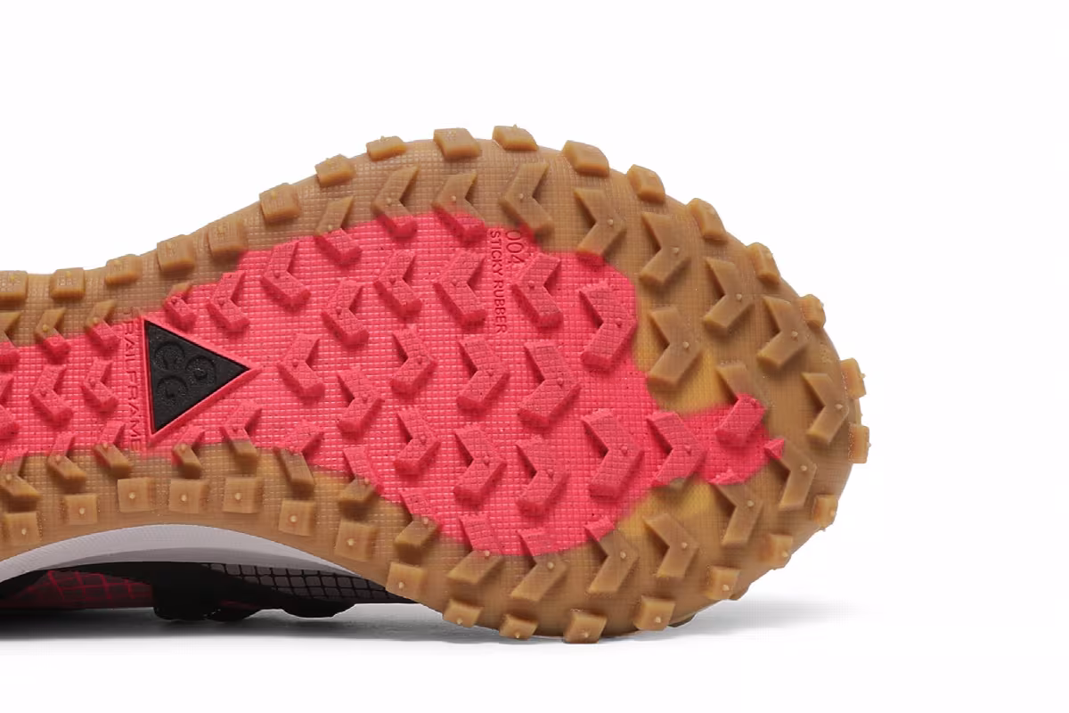 Nike ACG Mountain Fly Low Flash Crimson, view 6