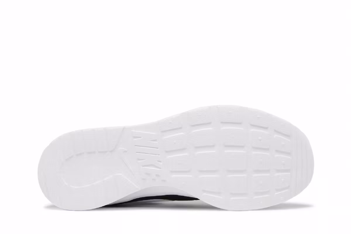 Nike Women's Tanjun Black White, view 5
