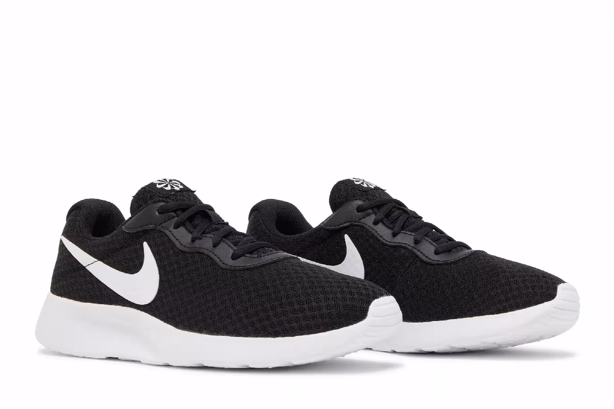 Nike Women's Tanjun Black White, view 9
