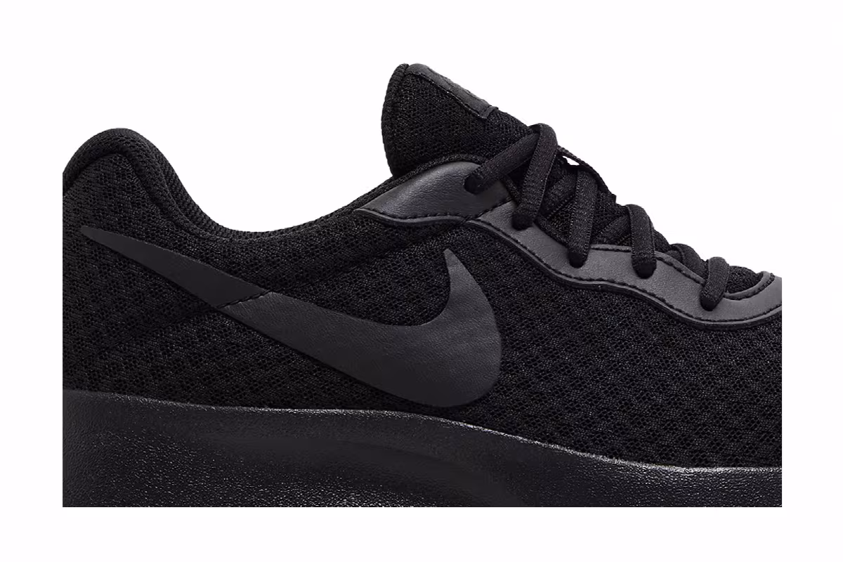 Nike Women's Tanjun Triple Black, view 3
