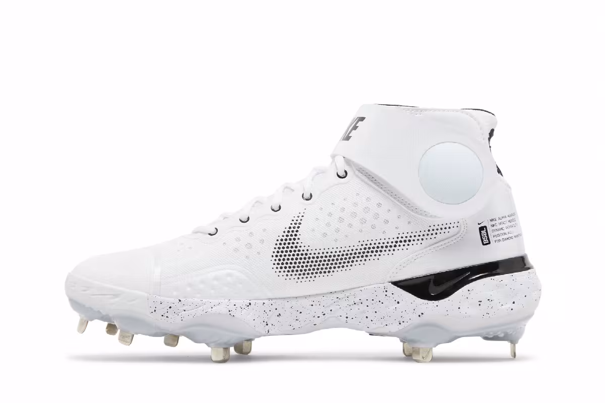 Nike Alpha Huarache Elite 3 Mid White, view 4