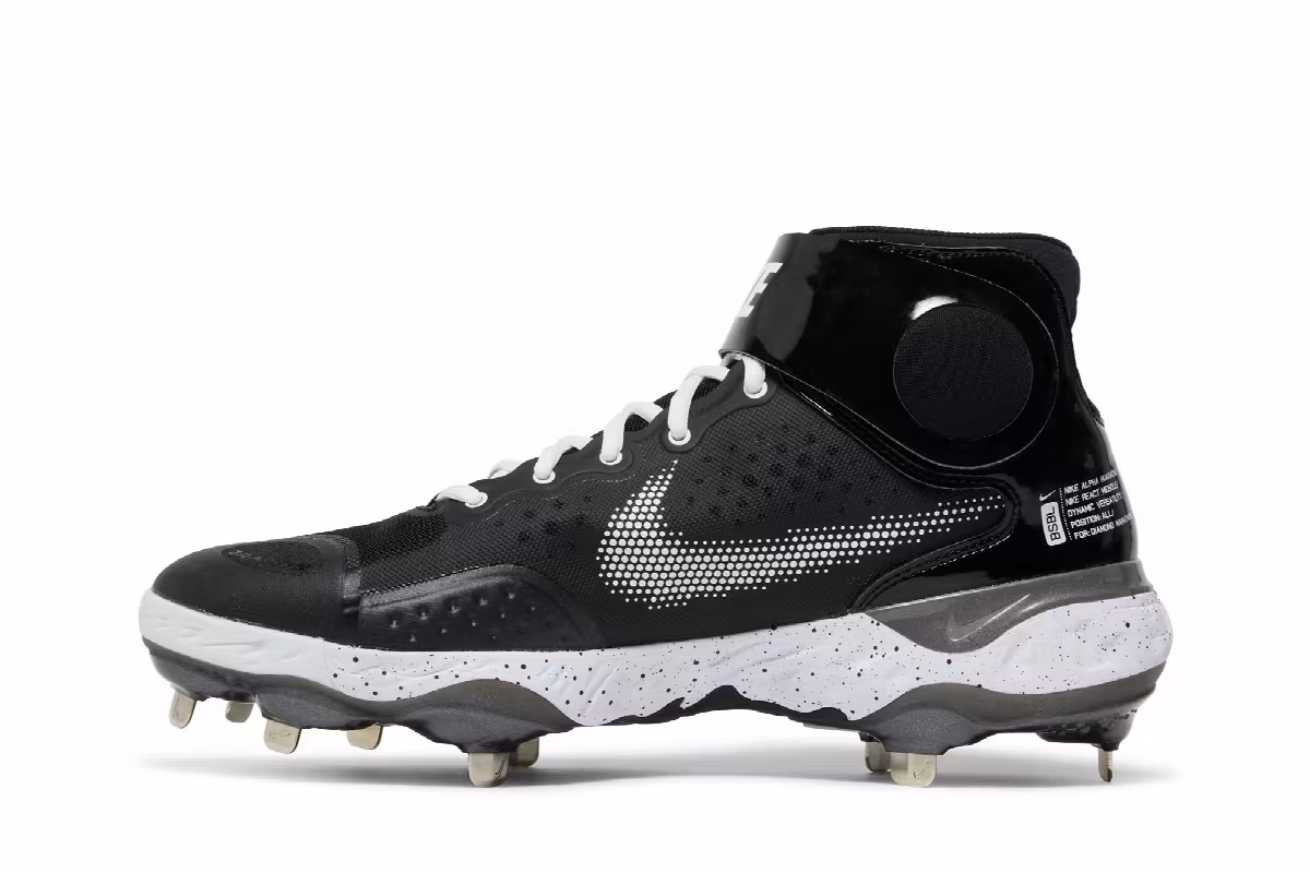 Nike Alpha Huarache Elite 3 Mid Black White, view 4