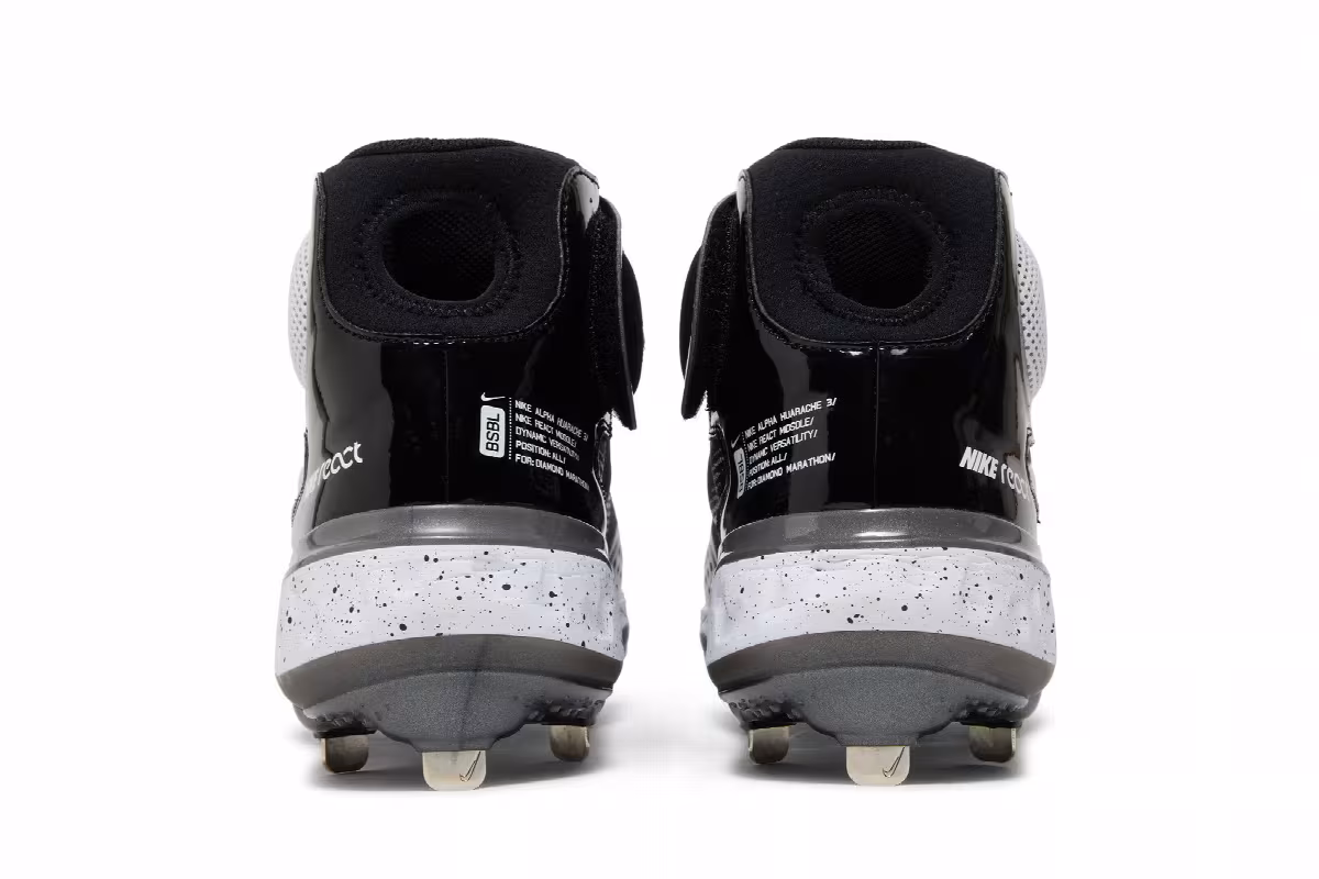 Nike Alpha Huarache Elite 3 Mid Black White, view 7