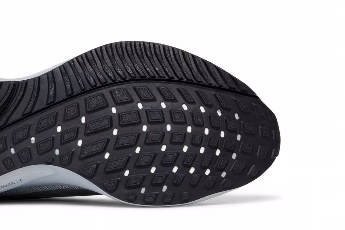 Nike Air Zoom Vomero 16 Black Metallic Silver, view 6