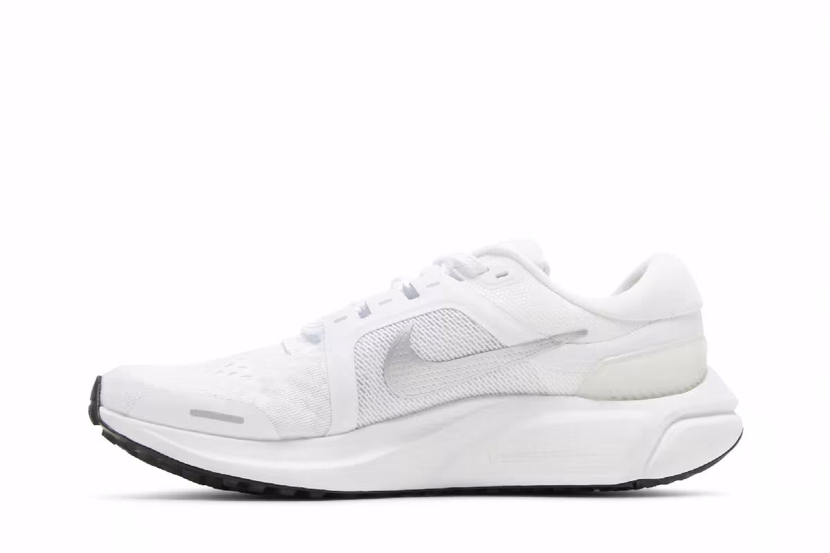 Nike Women's Air Zoom Vomero 16 White Metallic Silver, view 4