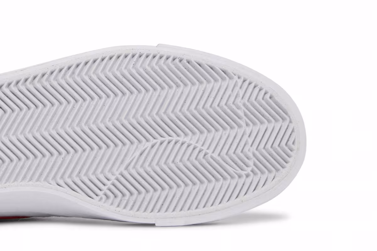 Nike Blazer Court Mid SB White University Red, view 6