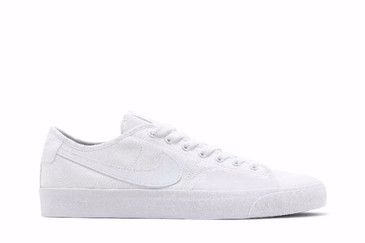 Nike Blazer Court SB Triple White, view 2