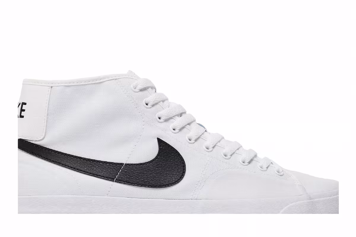 Nike Blazer Court Mid SB White Black, view 3