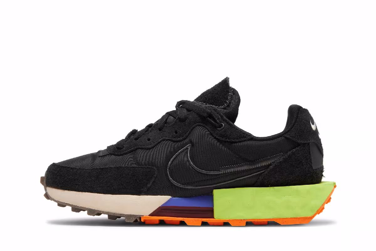 Nike Women's Fontanka Waffle Black Volt, view 4