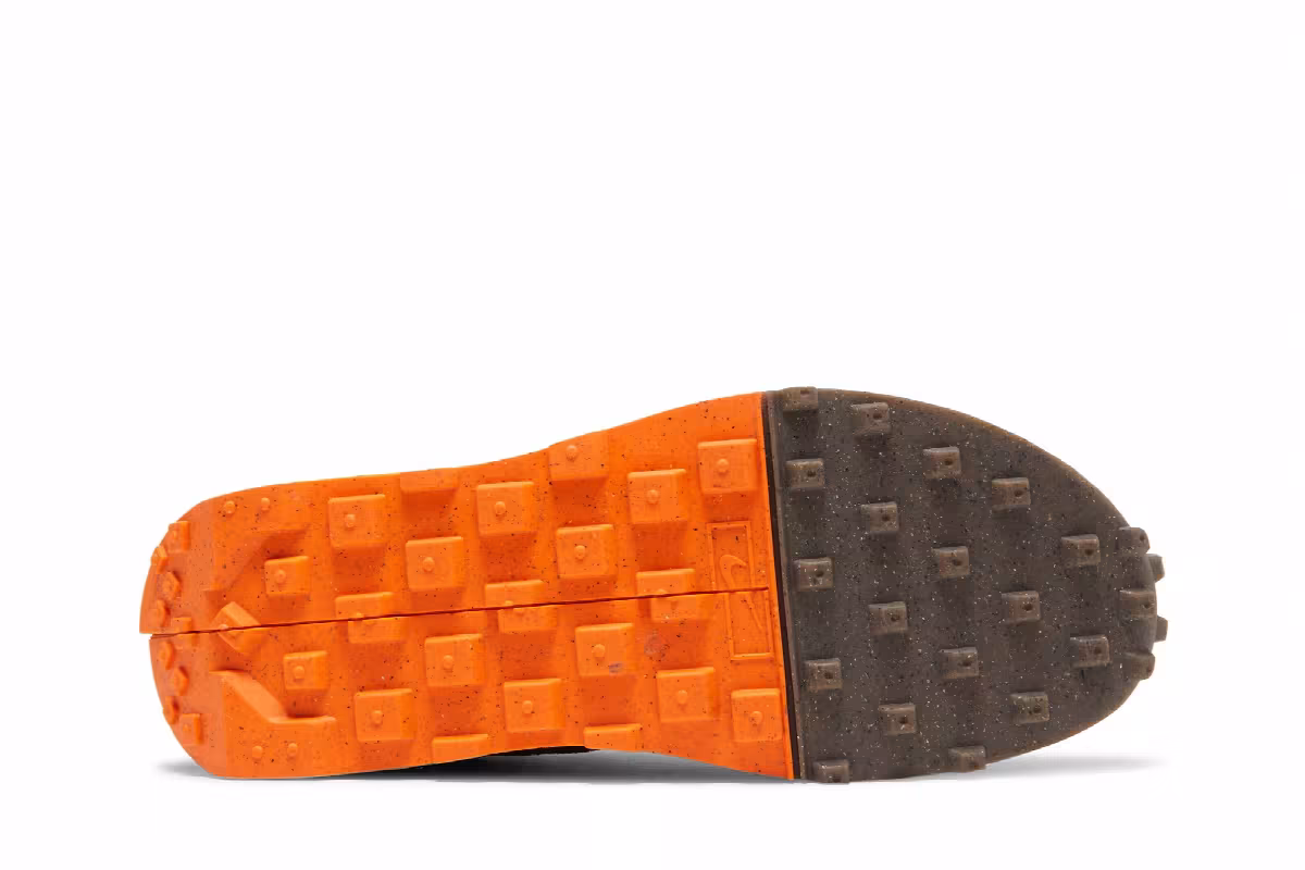 Nike Women's Fontanka Waffle Black Volt, view 5