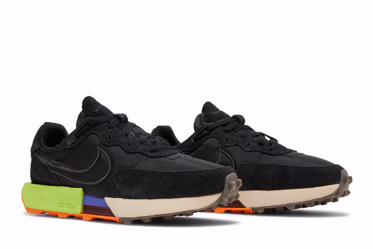 Nike Women's Fontanka Waffle Black Volt, view 9