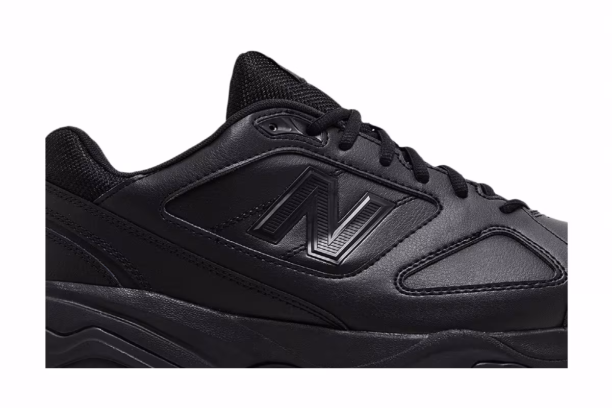 New Balance 626v2 4E Wide Triple Black, view 3