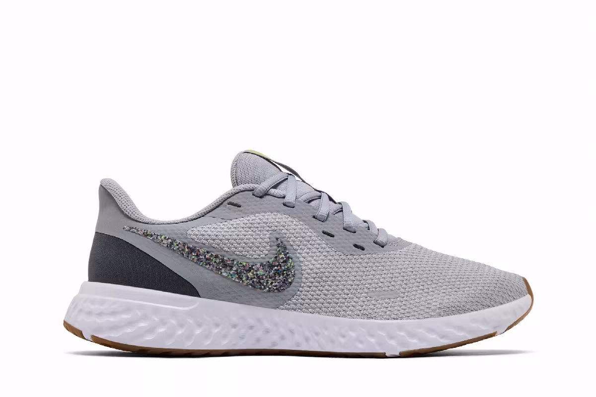 Nike Revolution 5 Premium Wolf Grey, view 2