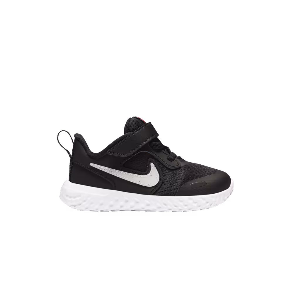Nike Revolution 5 SE TD Black White