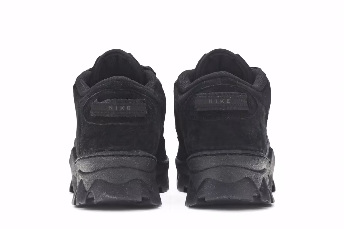 Nike Women's Lahar Low Triple Black, view 7