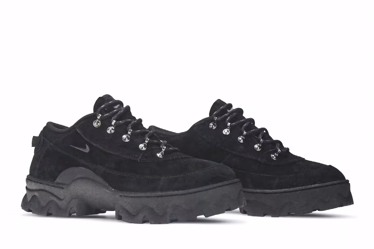 Nike Women's Lahar Low Triple Black, view 9