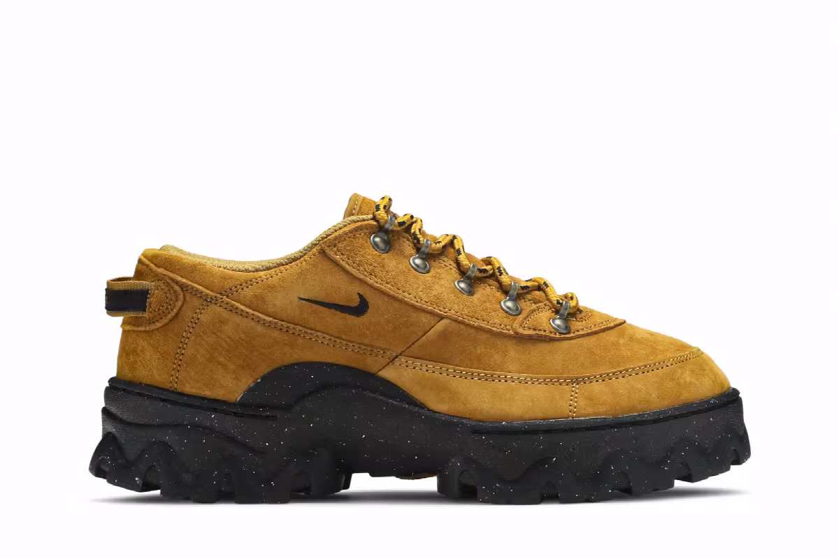 Nike Women's Lahar Low Wheat, view 2