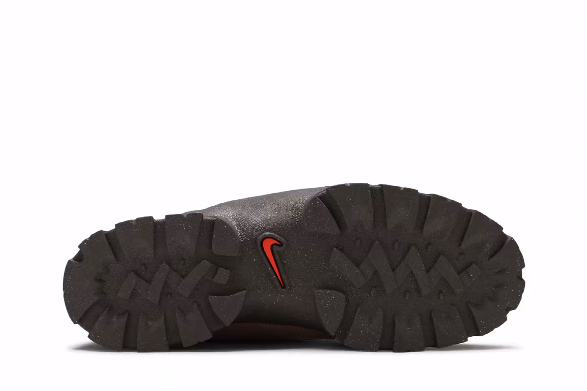 Nike Women's Lahar Low Canvas Grain, view 5