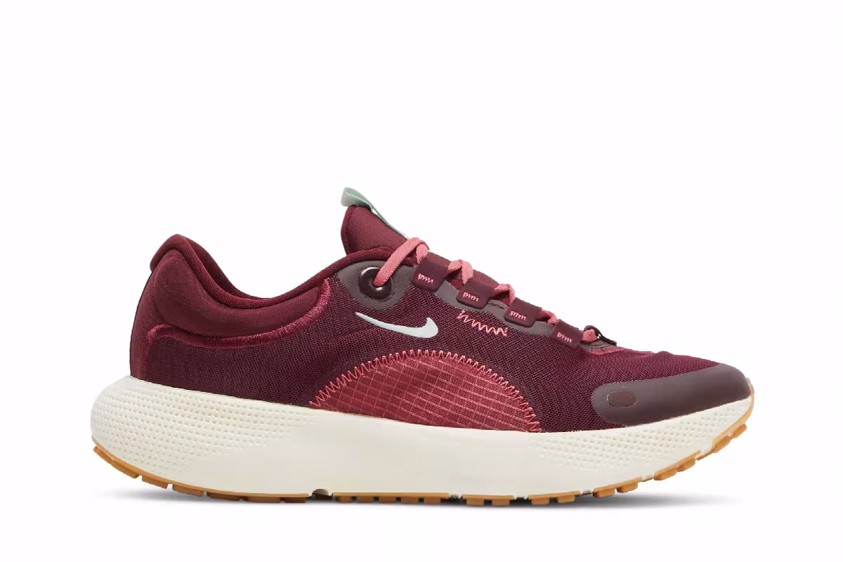 Nike Women's React Escape Run Dark Beetroot, view 2
