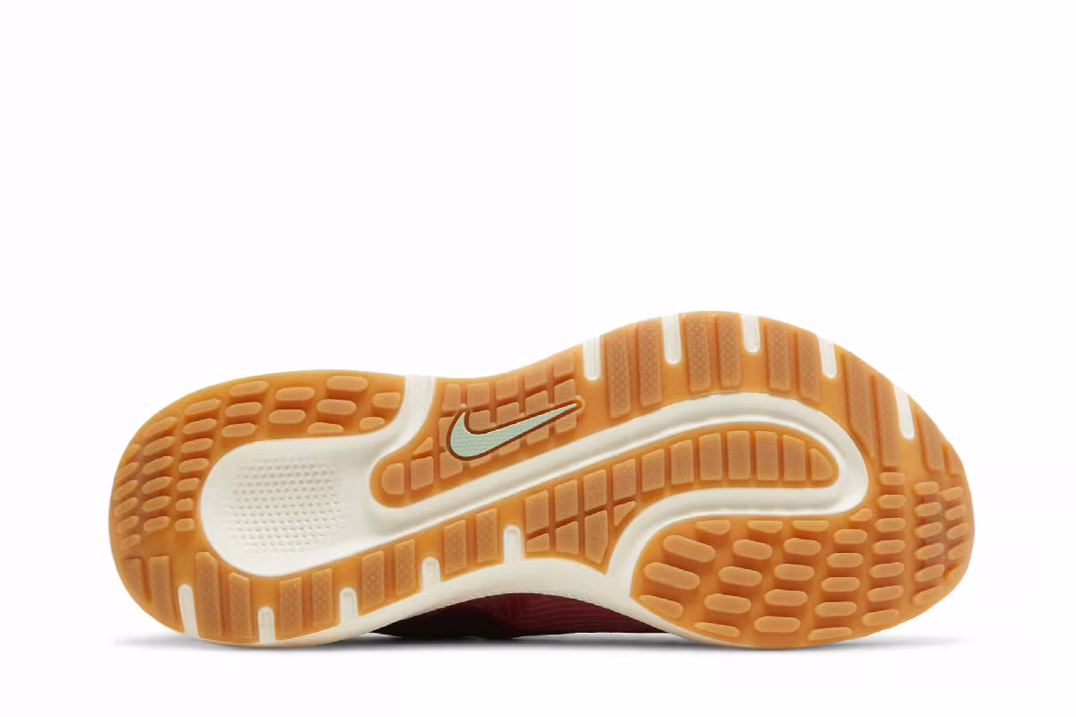 Nike Women's React Escape Run Dark Beetroot, view 5