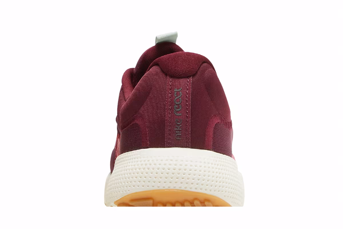 Nike Women's React Escape Run Dark Beetroot, view 8