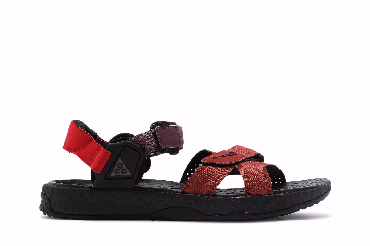 Nike ACG Air Deschutz + Redstone, view 2