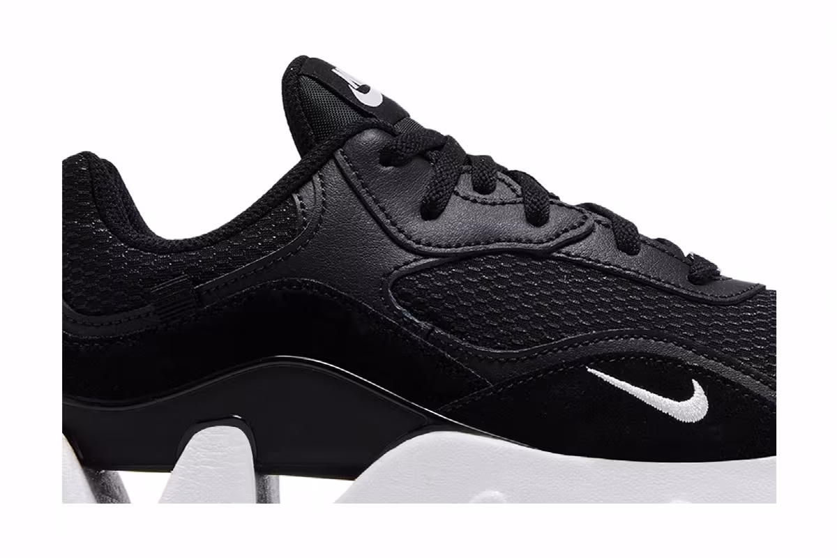 Nike Women's RYZ 365 2 Black White, view 3