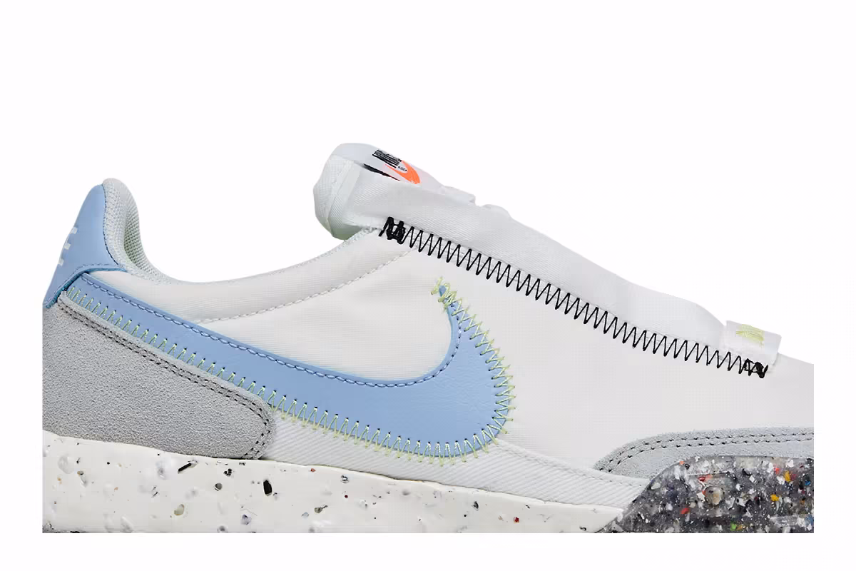 Nike Women's Waffle Racer Crater Summit White Aluminum, view 3