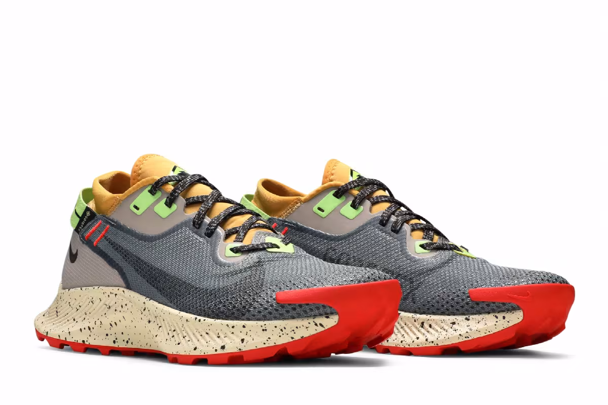 Nike Women's Pegasus Trail 2 GTX Smoke Grey Bucktan, view 9