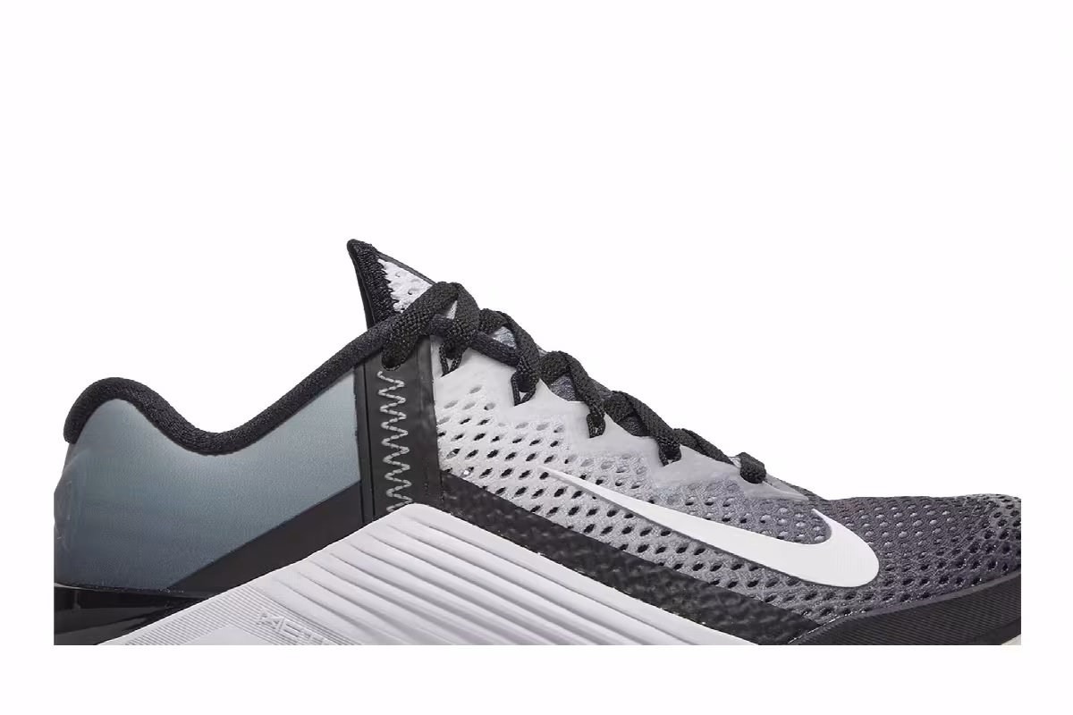 Nike Women's Metcon 6 Black White, view 3
