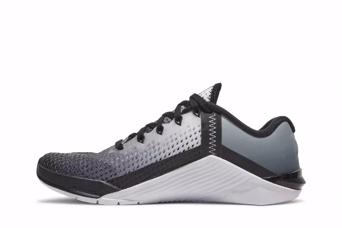 Nike Women's Metcon 6 Black White, view 4